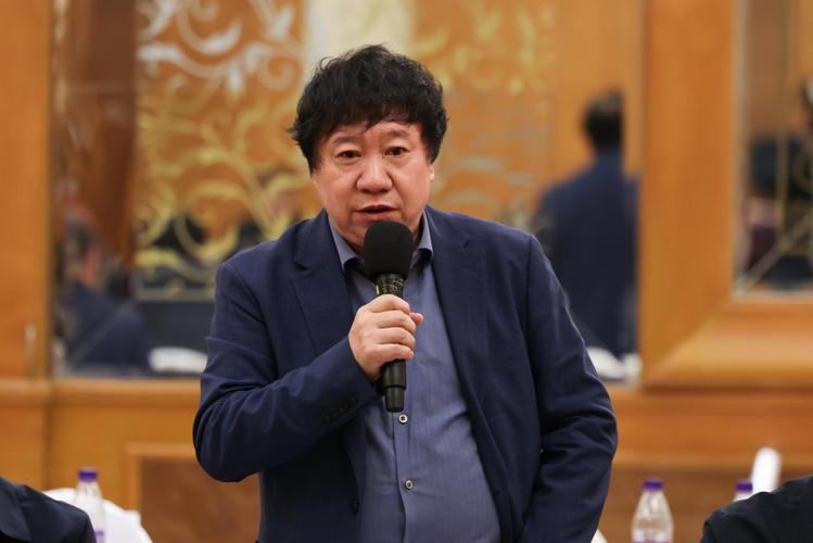 我校舉辦"如何書寫我們時代的人文暨賈平凹文學創作五十周年"學術研討